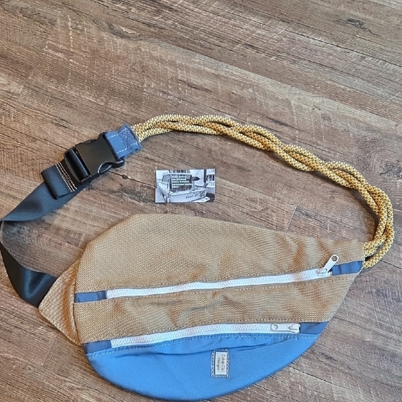 Cabin Girl Designs LLC New Without tags Blue and Tan Crossbody Bag Hand Made - Picture 1 of 11